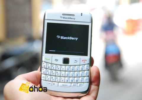 5 mẫu smartphone blackberry pin tốt