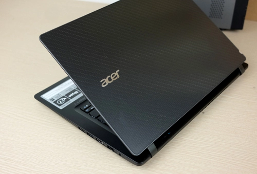 Acer v3-371 - laptop trang bị ổ ssd giá từ 109 triệu đồng