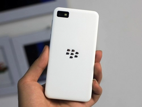 Ảnh thực tế blackberry z10 màu trắng