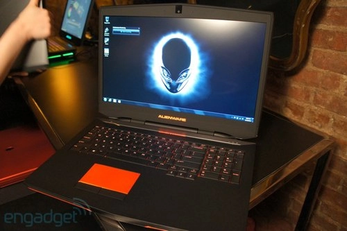 Ảnh thực tế laptop alienware 17