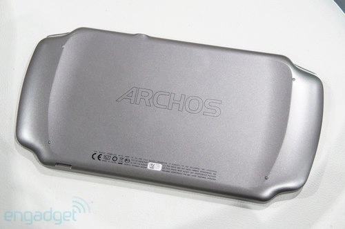 Ảnh thực tế tablet chơi game chạy android 41 của archos