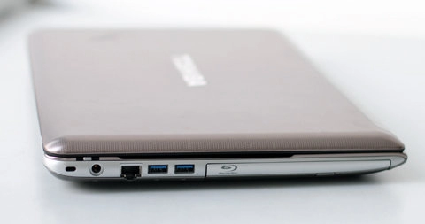 Ảnh thực tế toshiba satellite p850 tại vn