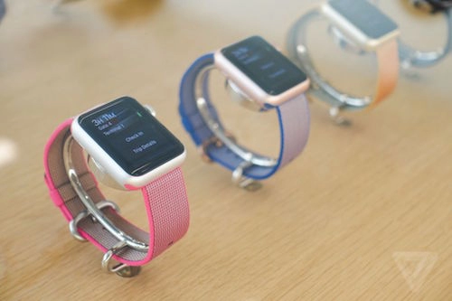 Apple watch giảm giá 50 usd còn 299 usd