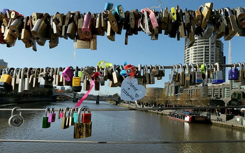 Australia tháo bỏ 20000 ổ khóa tình yêu