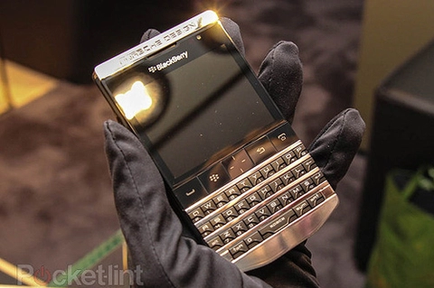 Blackberry p9981 bản đặc biệt titanium
