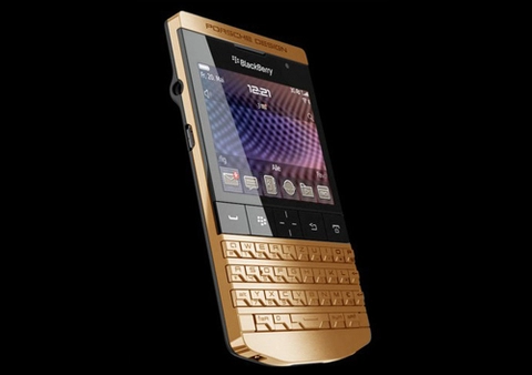 Blackberry p9981 mạ vàng giá 7500 usd