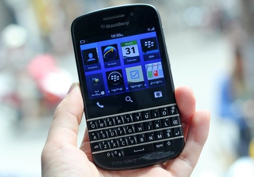 Blackberry q10 bắt đầu nhận đặt hàng giá từ 800 usd