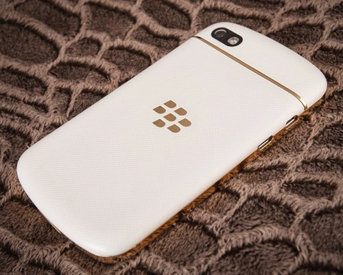 Blackberry q10 mạ vàng xuất hiện ở việt nam