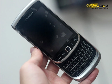 Blackberry torch 9810 giá 188 triệu đồng