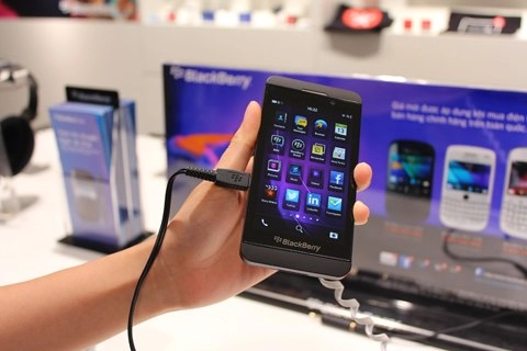 Blackberry z10 giá 125 triệu đồng