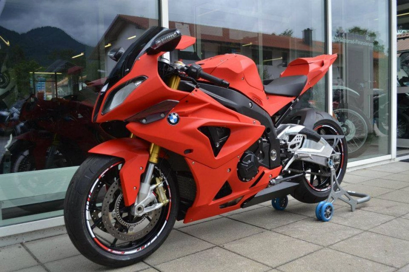 Bmw s1000rr độ đầy nổi bật với phiên bản đỏ nhám