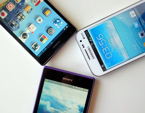 Bộ ba smartphone tầm trung màn hình lớn hai sim đọ dáng