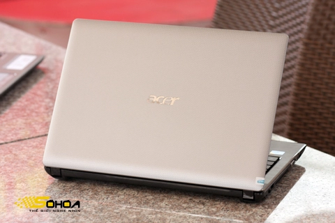 Bộ đôi laptop thời trang giá rẻ của acer