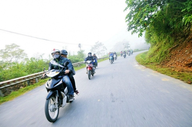 Các kỹ năng lái xe theo đoàn cho dân phượt xe máy