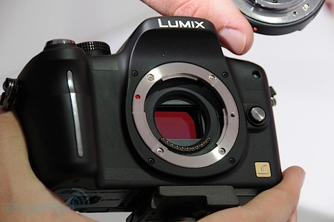 Camera 3d thay ống kính của panasonic