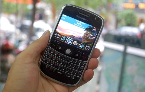 Cận cảnh blackberry bold của viettel