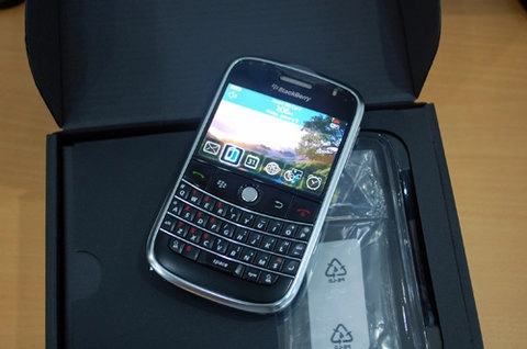 Cận cảnh blackberry bold của viettel