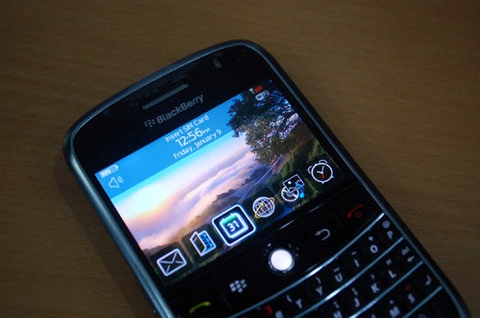 Cận cảnh blackberry bold của viettel