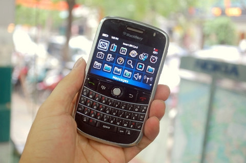 Cận cảnh blackberry bold của viettel