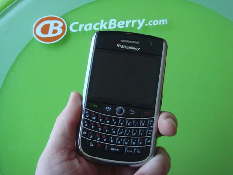 Cận cảnh blackberry niagara 9630