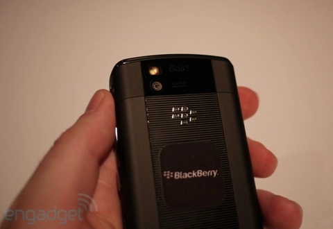 Cận cảnh chiếc blackberry bold thứ ba