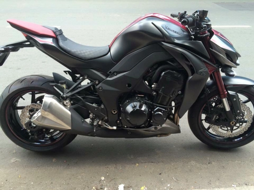 Cận cảnh kawasaki z1000 2016 phiên bản màu đỏ candy crimson tại việt nam