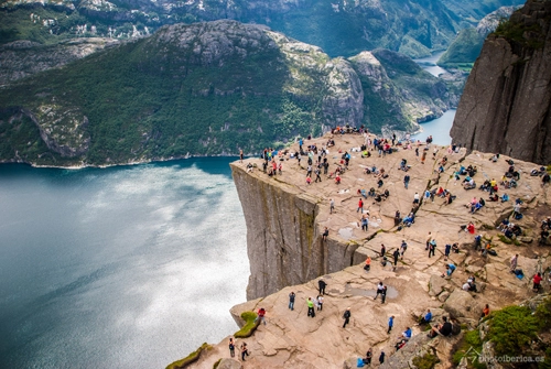 Cảnh đẹp của vách đá preikestolen