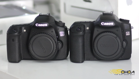 Canon 60d so dáng với đàn anh 50d