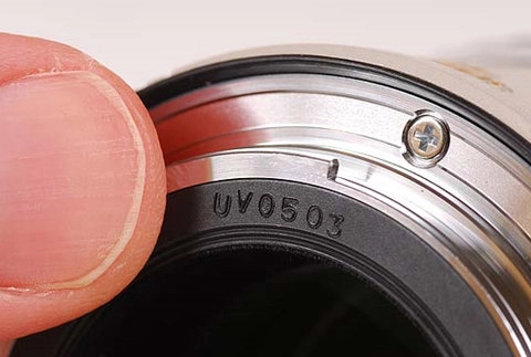 Canon có thể thay đổi cách đặt mã code trên ống kính