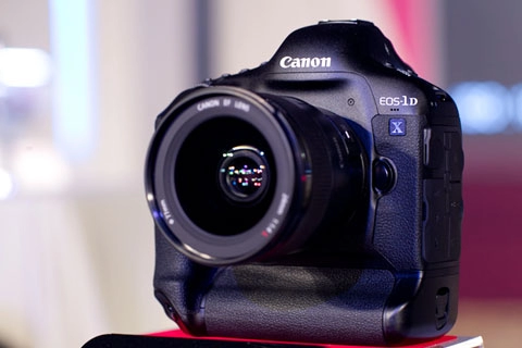 Canon eos-1d x bất ngờ đến vn