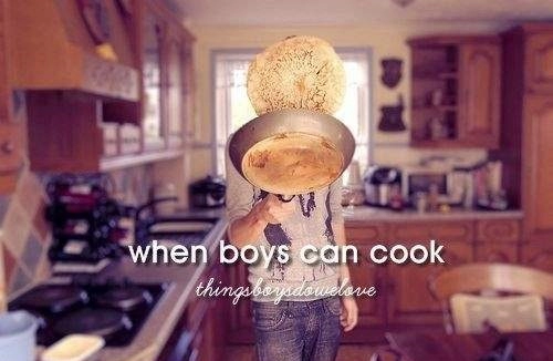 Đàn ông quyến rũ nhất là lúc vào bếp