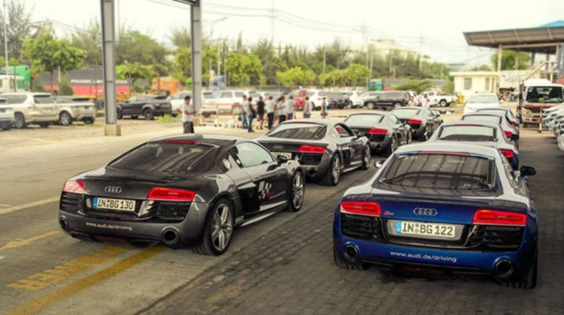 Dàn siêu xe audi r8 v10 cập cảng sài gòn