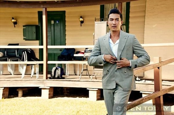 Daniel henney nam tính và sang trọng trên high cut