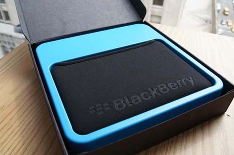 đập hộp blackberry playbook