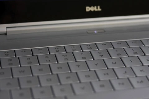 Dell adamo tại việt nam giá 3199 usd