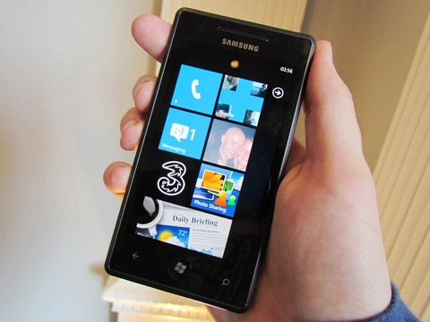 Di động windows phone 7 thành cục gạch khi nâng cấp