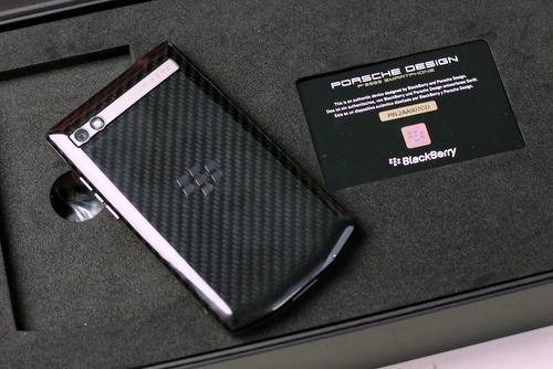 Điện thoại blackberry giá tới 66 triệu đồng xuất hiện tại vn