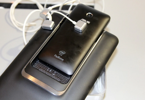 Điện thoại lai máy tính bảng lai cỡ nhỏ padfone mini