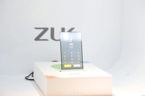 Điện thoại trong suốt zuk z1