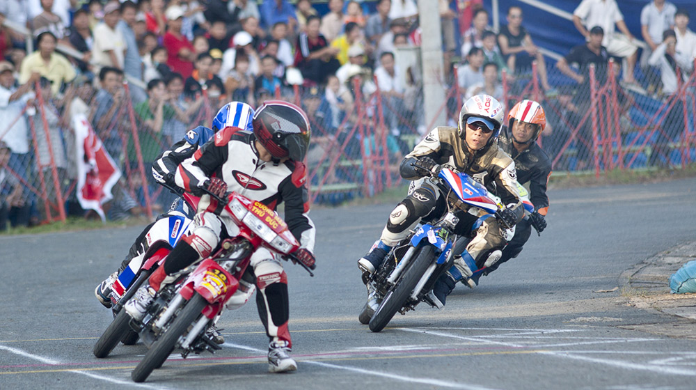 Đua xe đường đất vietnam motor cub prix 2015