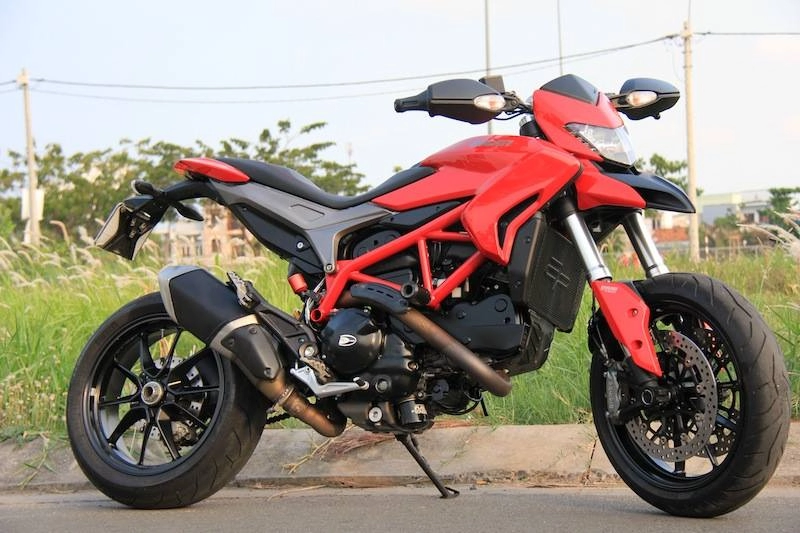 Ducati hypermotard phiên bản 2014 đeo trang sức evotech rizoma