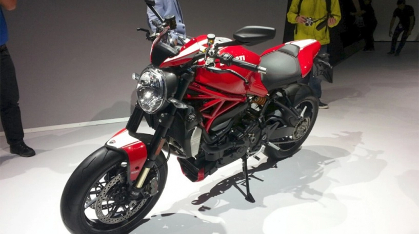 Ducati trình làng siêu naked-bike monster 1200r