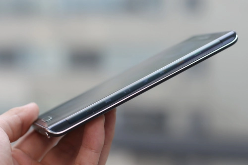 Galaxy note edge màn hình cong sắp được bán chính hãng