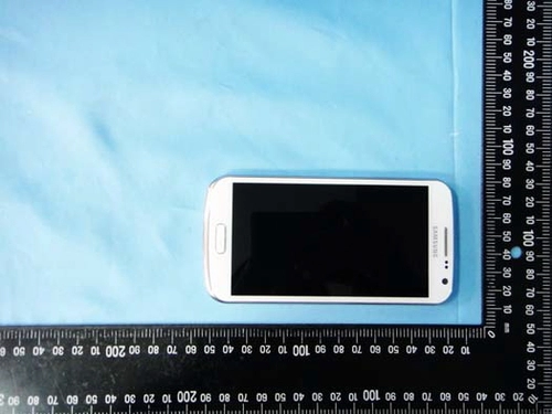 Galaxy premier có màn hình nhỏ hơn galaxy s iii