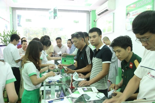 Gần 1000 người đặt mua smartphone irevo vỏ thép