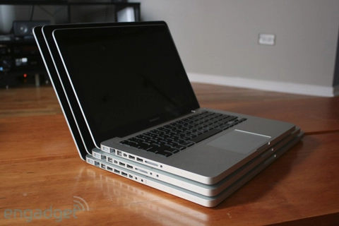 Gia đình macbook pro qua ảnh