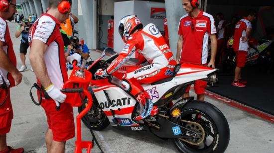 Giải đua motogp 2015 chính thức khởi động tại sepang