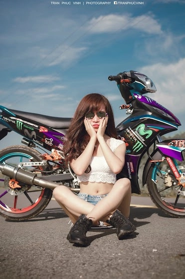 Girl tây ninh khoe dáng cùng exciter movista