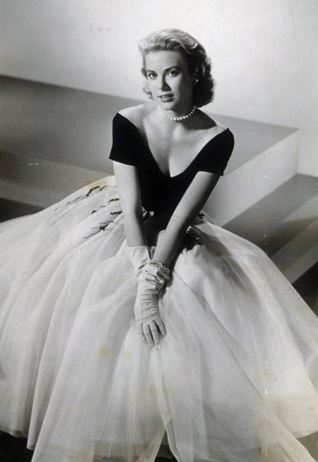 Grace kelly - biểu tượng thanh lịch những năm 1950