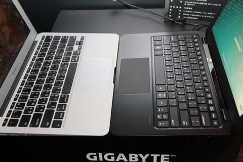 Hai laptop siêu mỏng đọ dáng